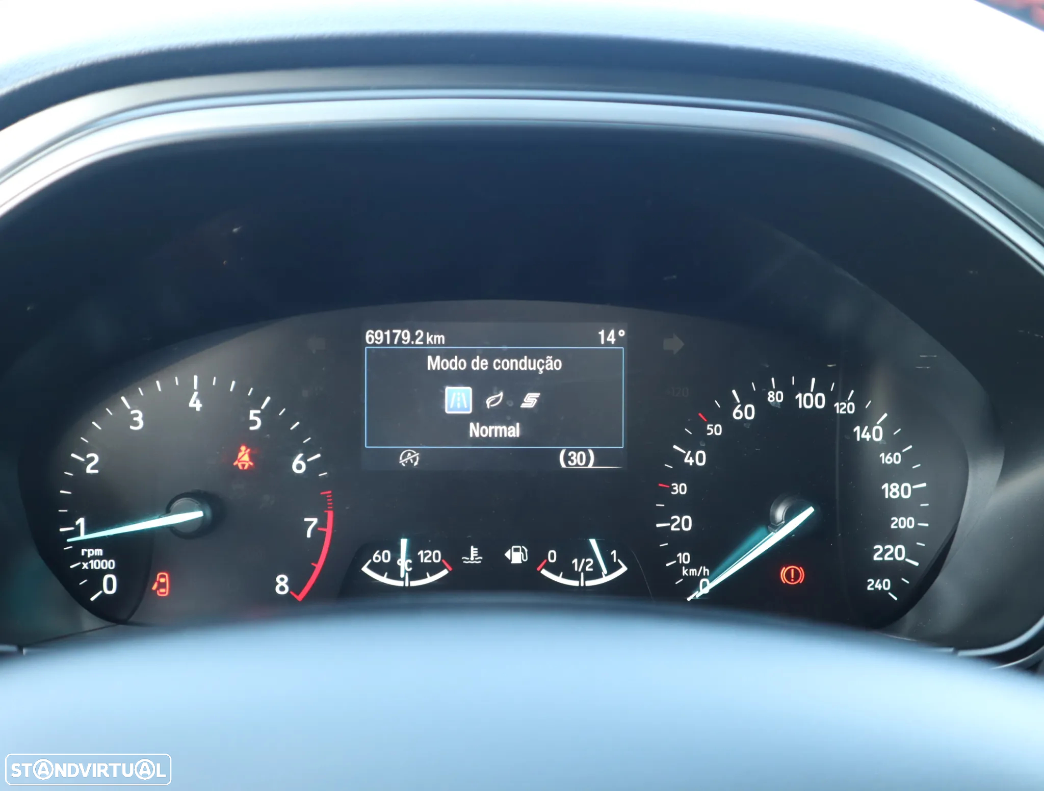 Ford Focus SW 1.0 EcoBoost MHEV ST-Line - 36