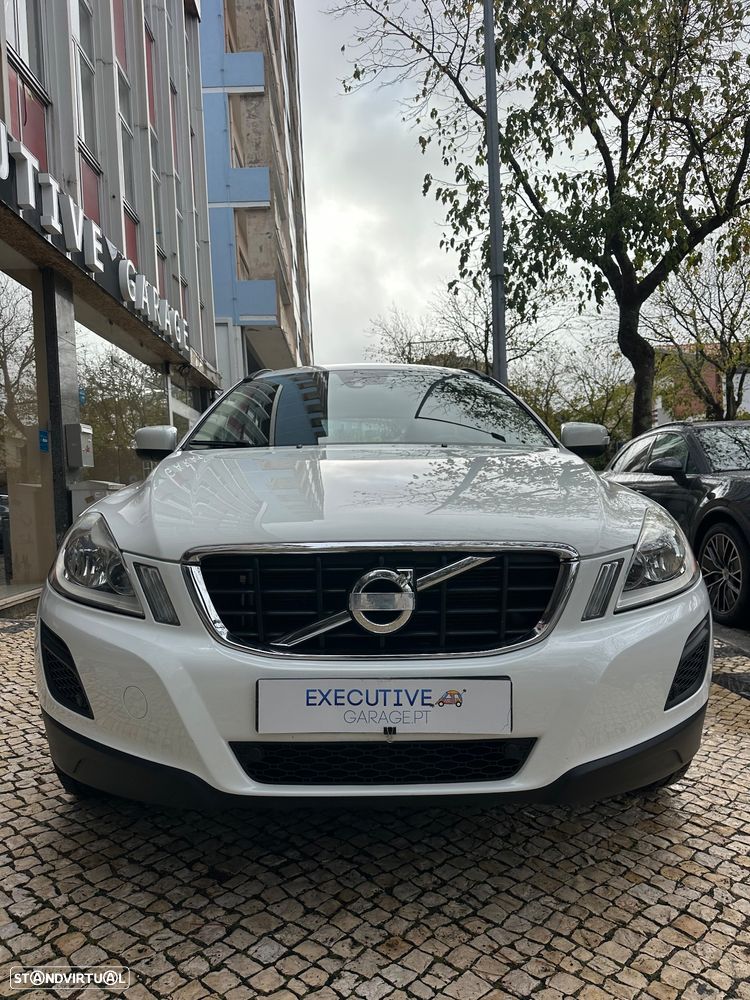 Volvo XC 60 2.0 D4 Momentum Geartronic - 14