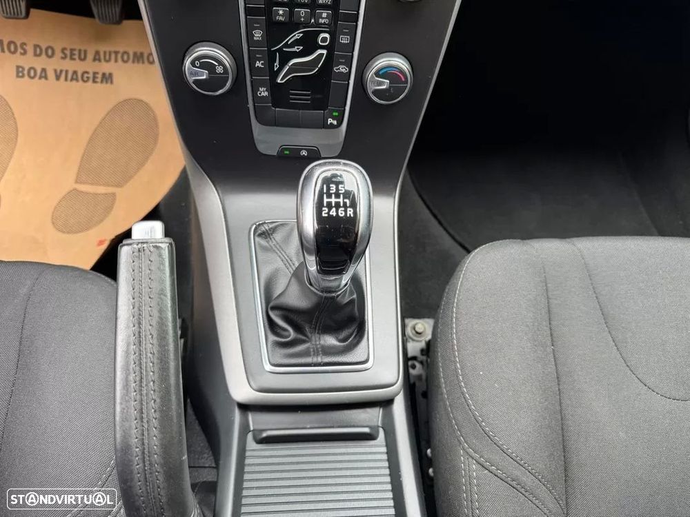 Volvo V40 2.0 D2 Momentum - 30