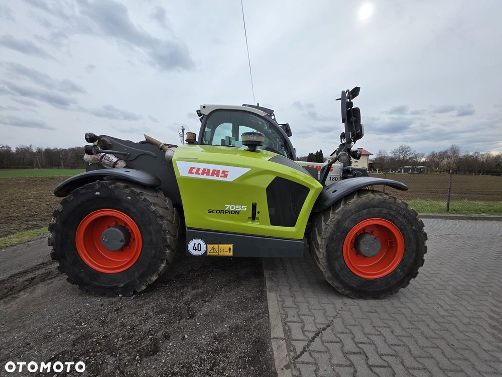 Claas Scorpion 7055 - 1