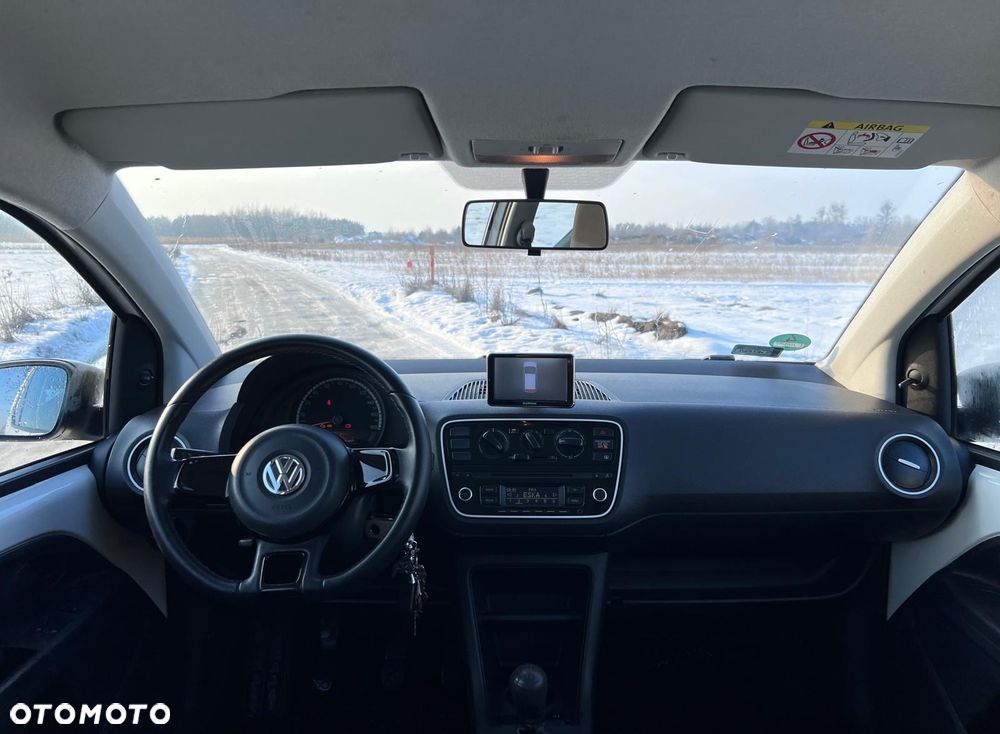 Volkswagen up! street - 10