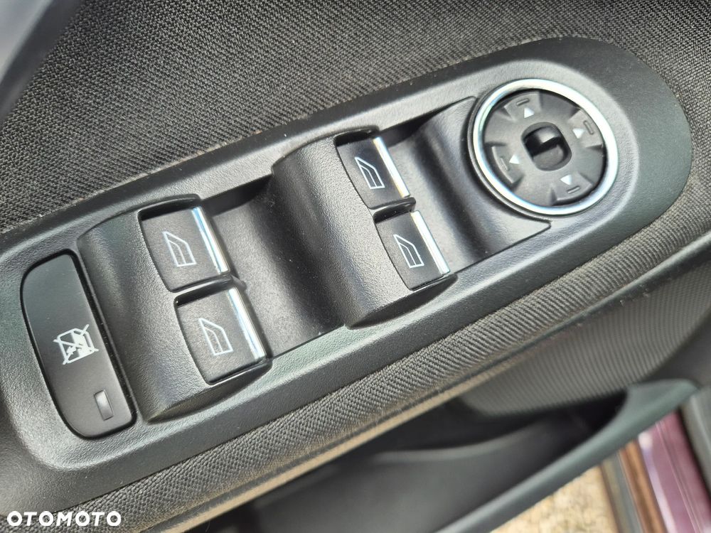 Ford S-Max - 13