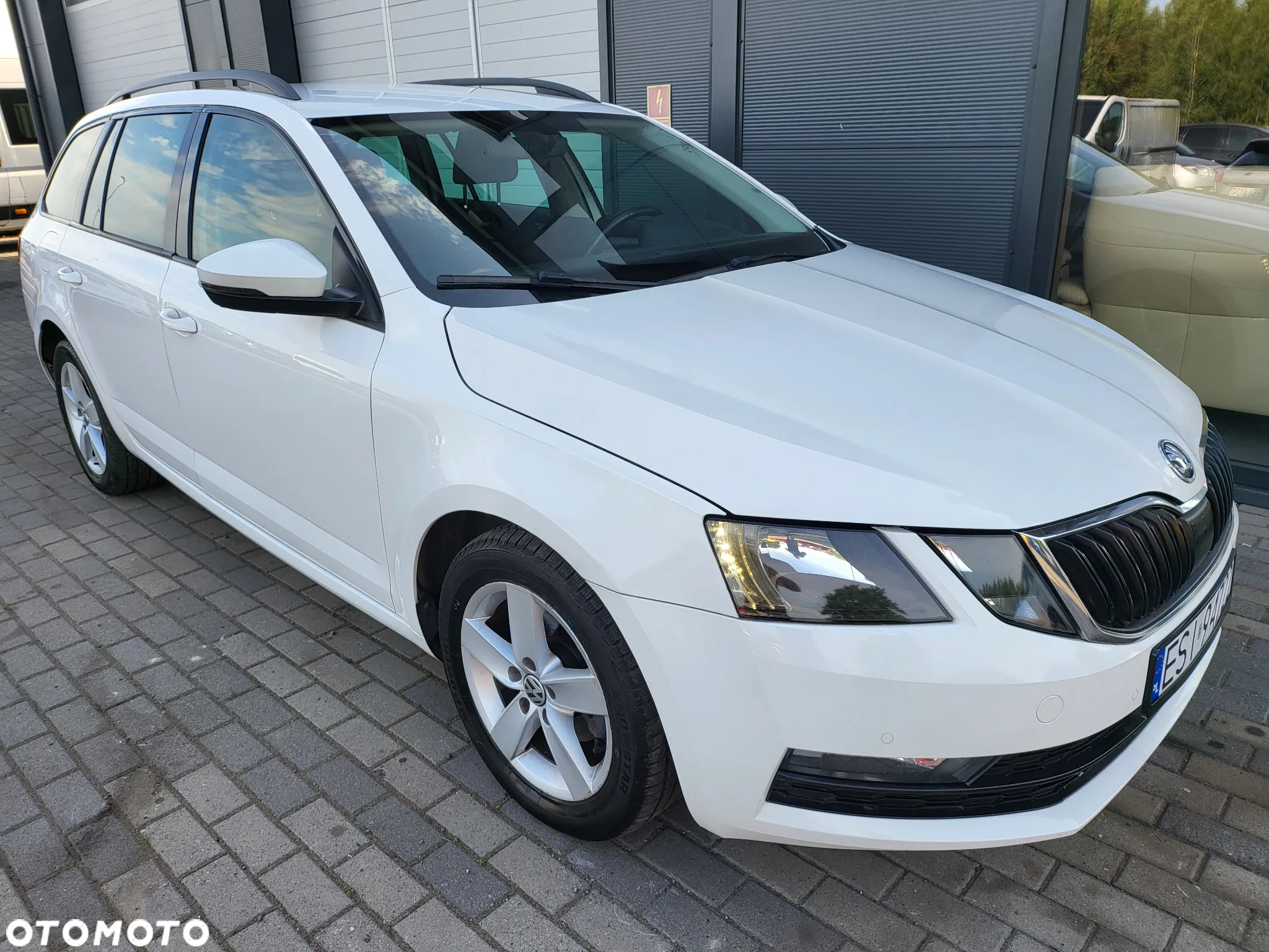 Skoda Octavia 1.6 TDI DSG Style - 10