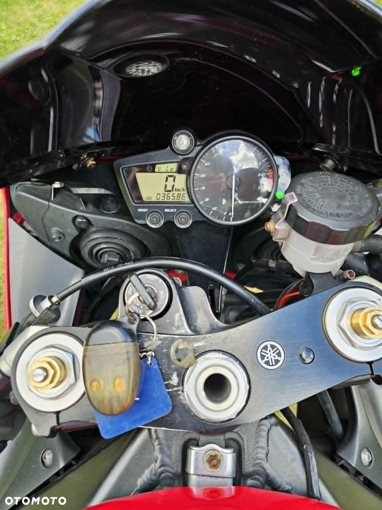 Yamaha YZF - 6
