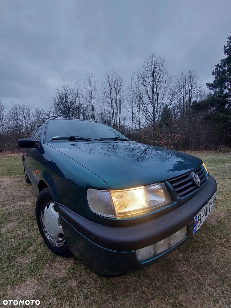 Volkswagen Passat 1.9 TD CL - 1