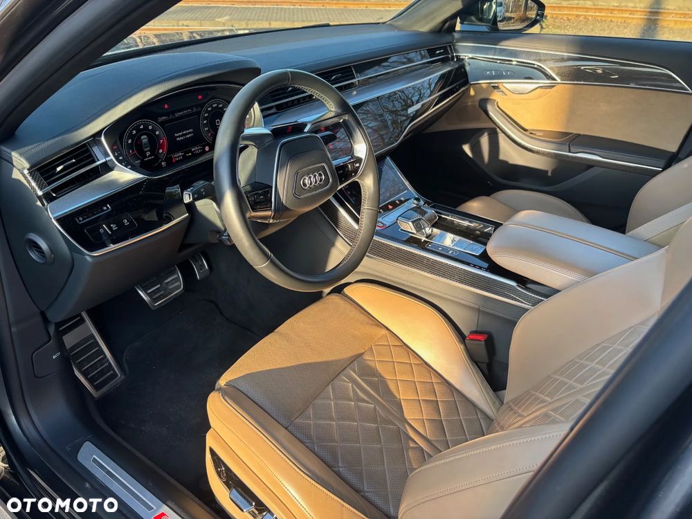 Audi S8 - 27