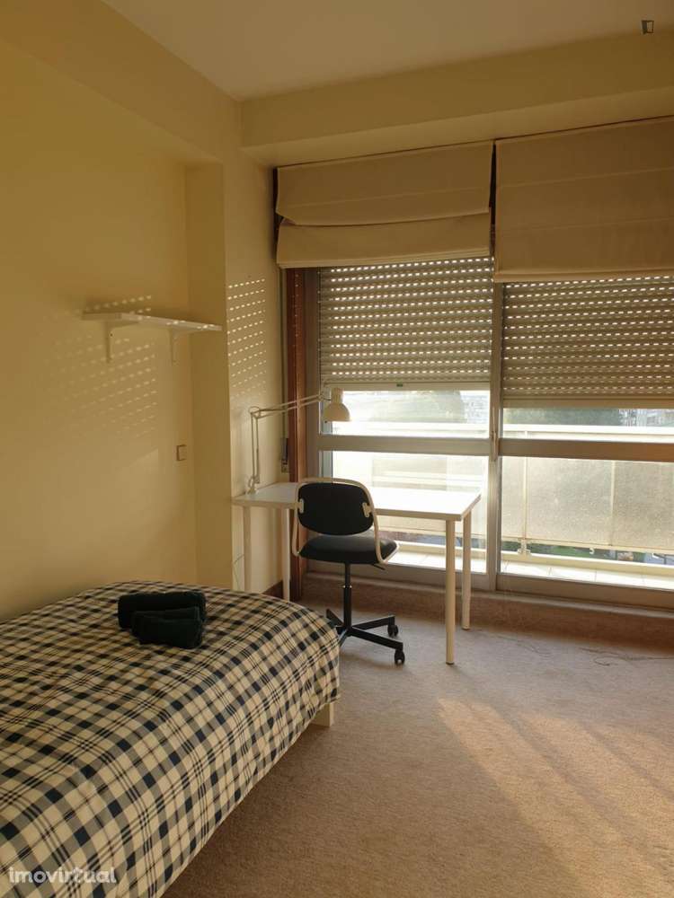 Quarto - localizado em Paranhos Porto - Grande imagem: 4/11