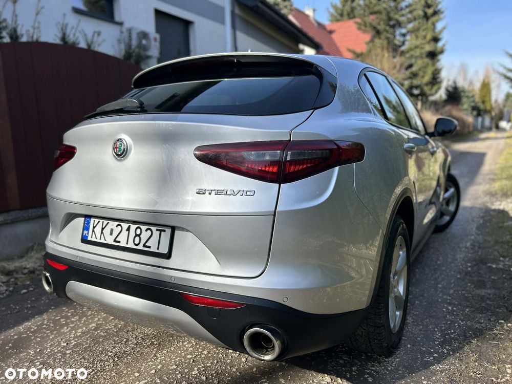 Alfa Romeo Stelvio 2.2 JTDM - 18