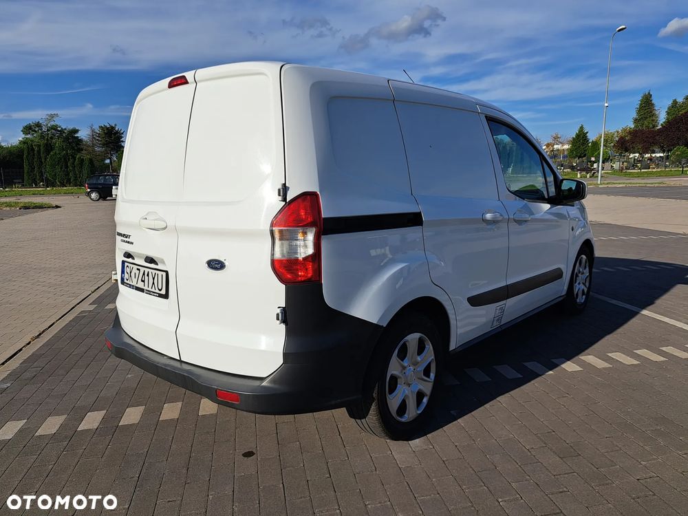 Ford Transit Courier - 4