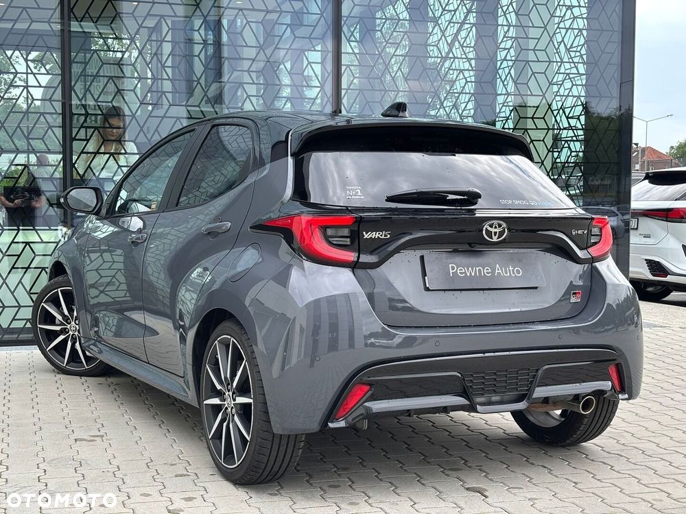 Toyota Yaris Hybrid 1.5 GR Sport - 11