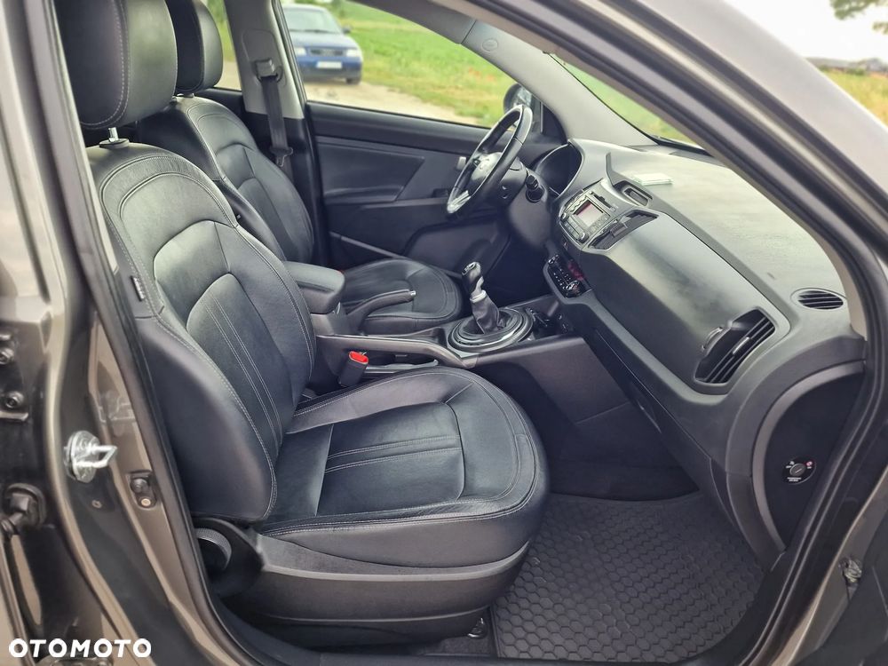 Kia Sportage 1.7 CRDI 2WD ISG Dream-Team Edition - 29