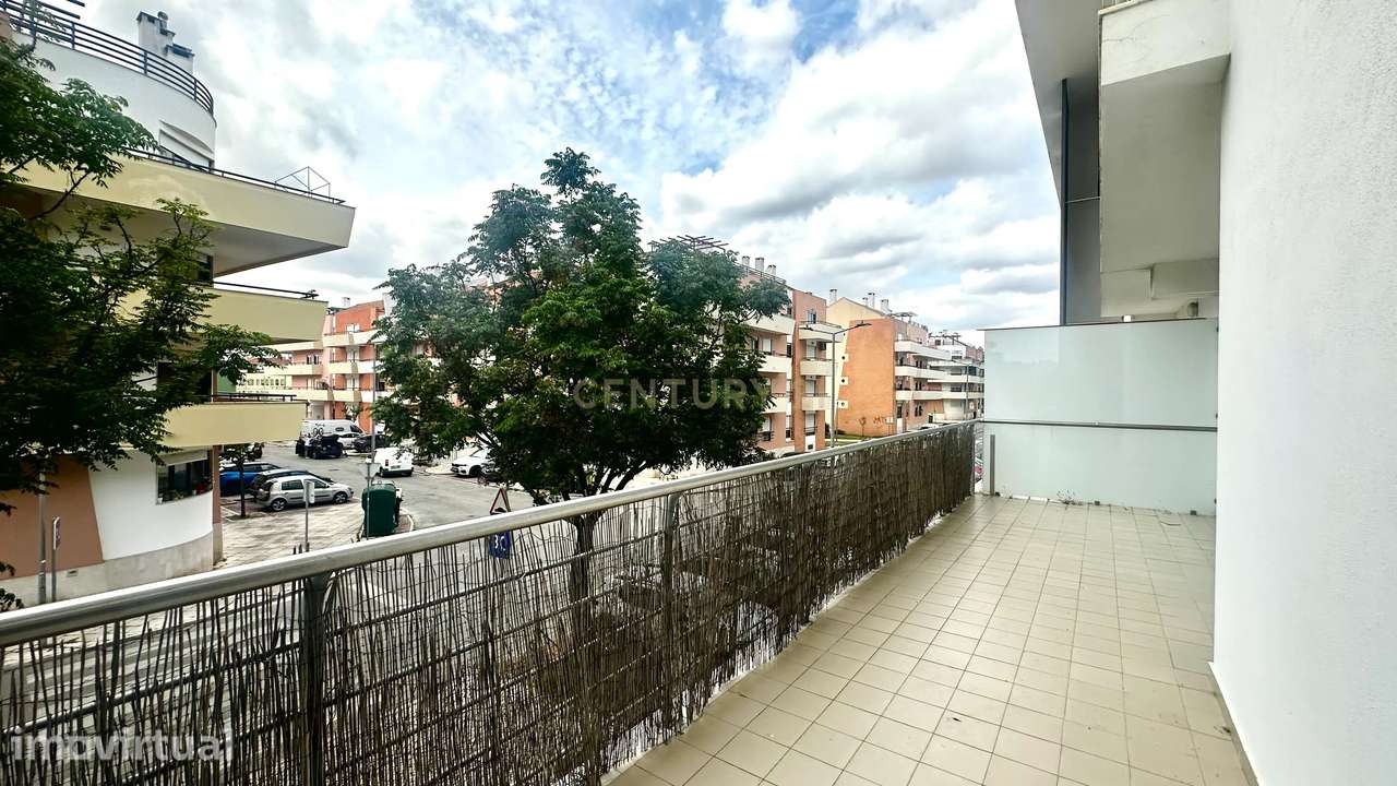 Apartamento T3 com Varandas, Garagem e Parqueamento, na Vila Serena, P - Grande imagem: 4/43
