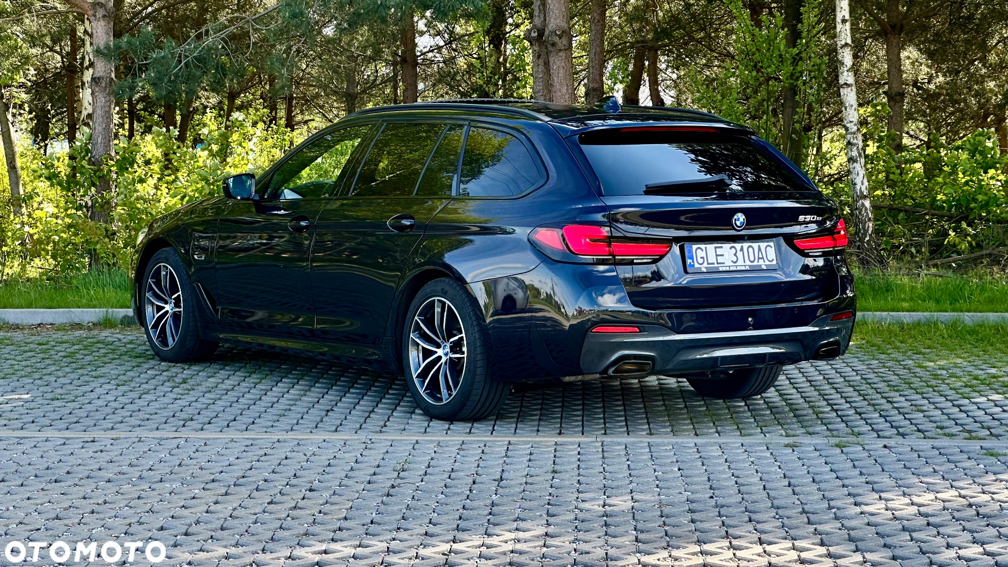 BMW Seria 5 530e Touring - 22