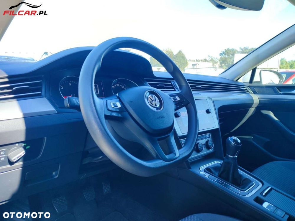 Volkswagen Passat - 5