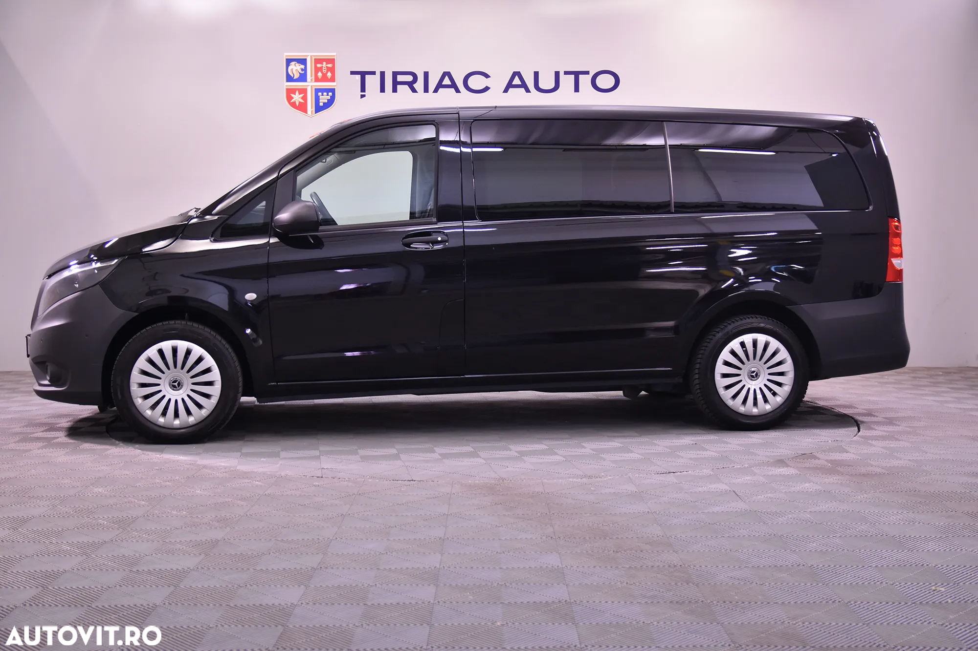 Mercedes-Benz Vito 116 CDI Tourer Lang Aut. SELECT - 2