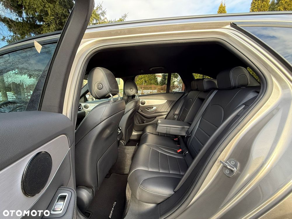 Mercedes-Benz Klasa C 180 9G-TRONIC AMG Line - 25