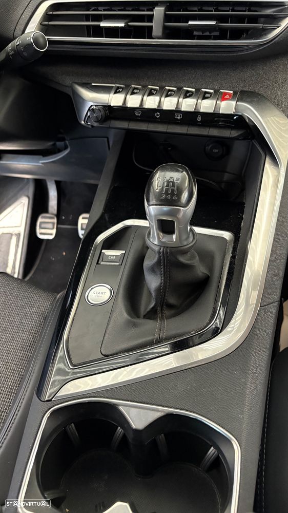 Peugeot 3008 PureTech 130 Stop & Start GPF Allure Pack - 9