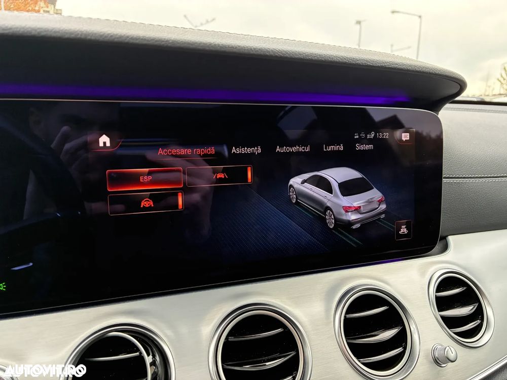 Mercedes-Benz E 300 de 4Matic 9G-TRONIC AMG Line - 30