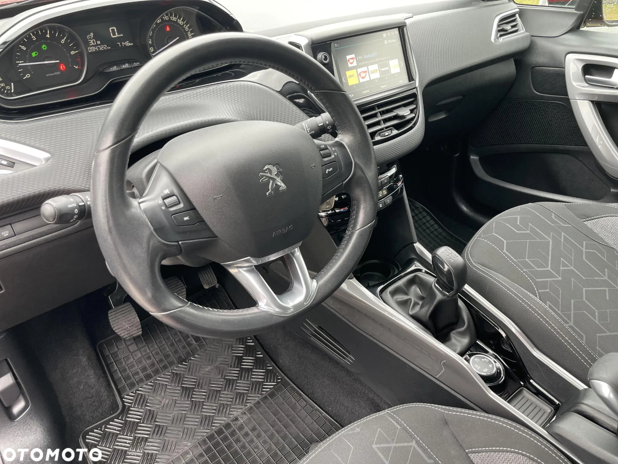 Peugeot 2008 1.2 Pure Tech Active S&S - 9
