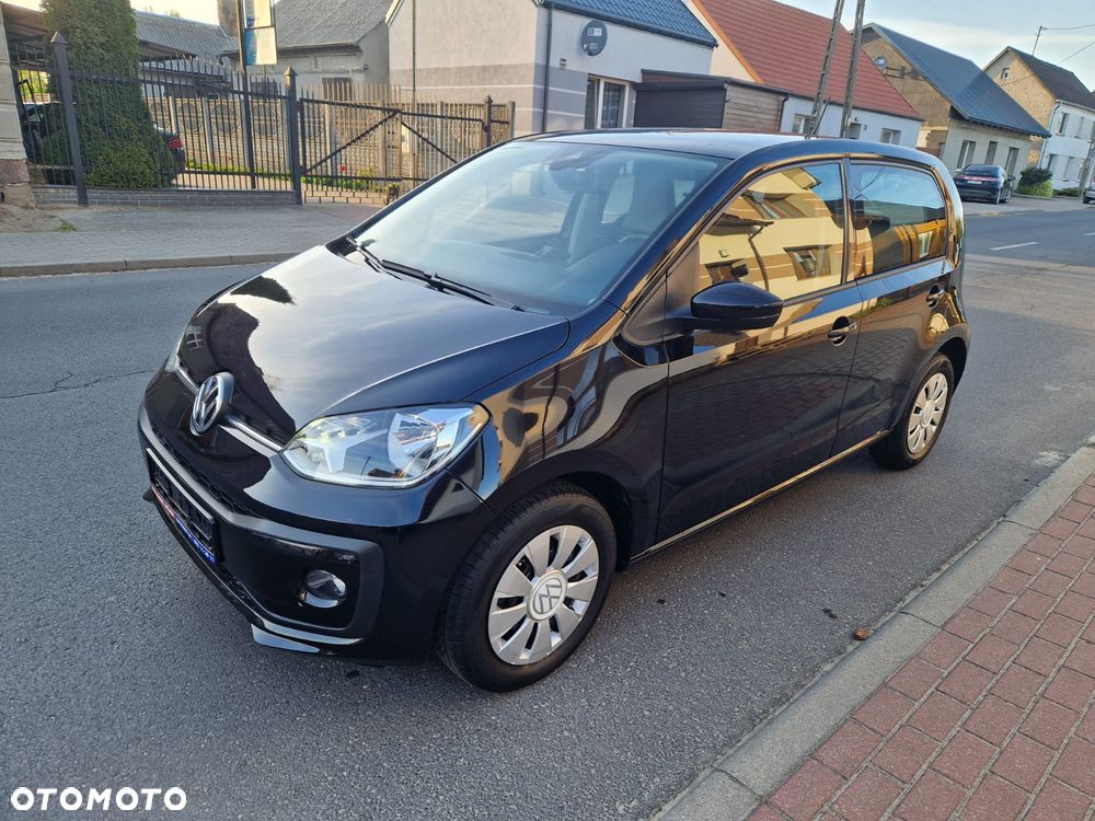 Volkswagen up! United - 3