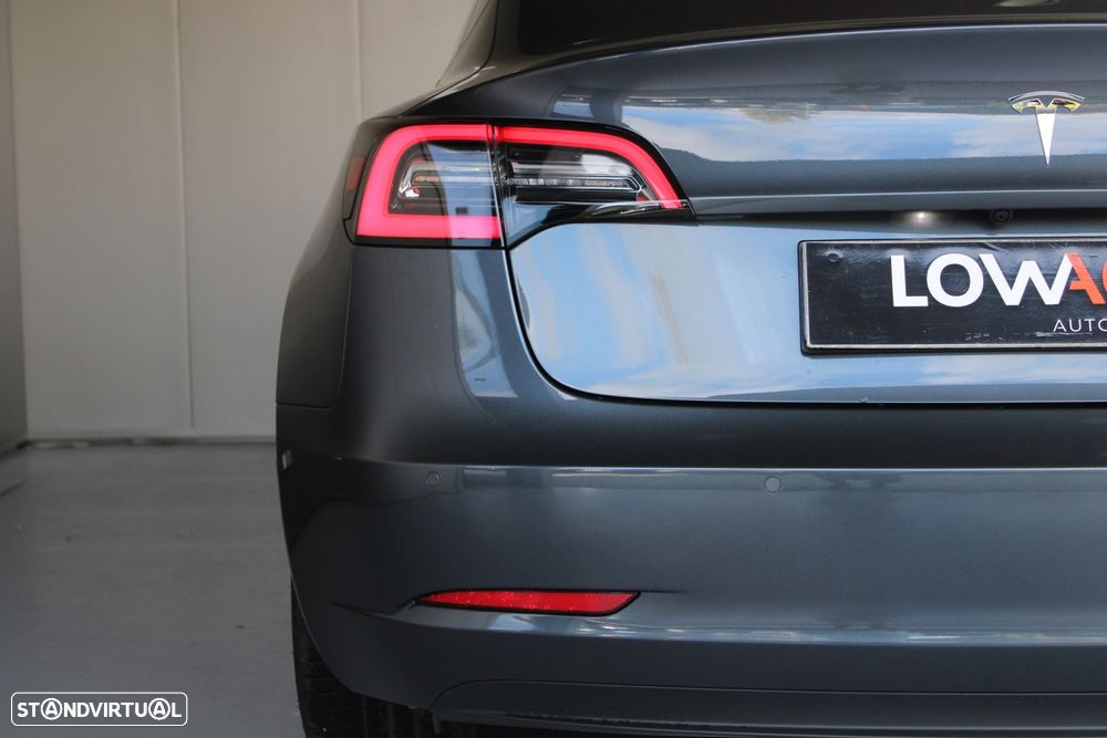 Tesla Model 3 Standard Range Plus RWD - 18
