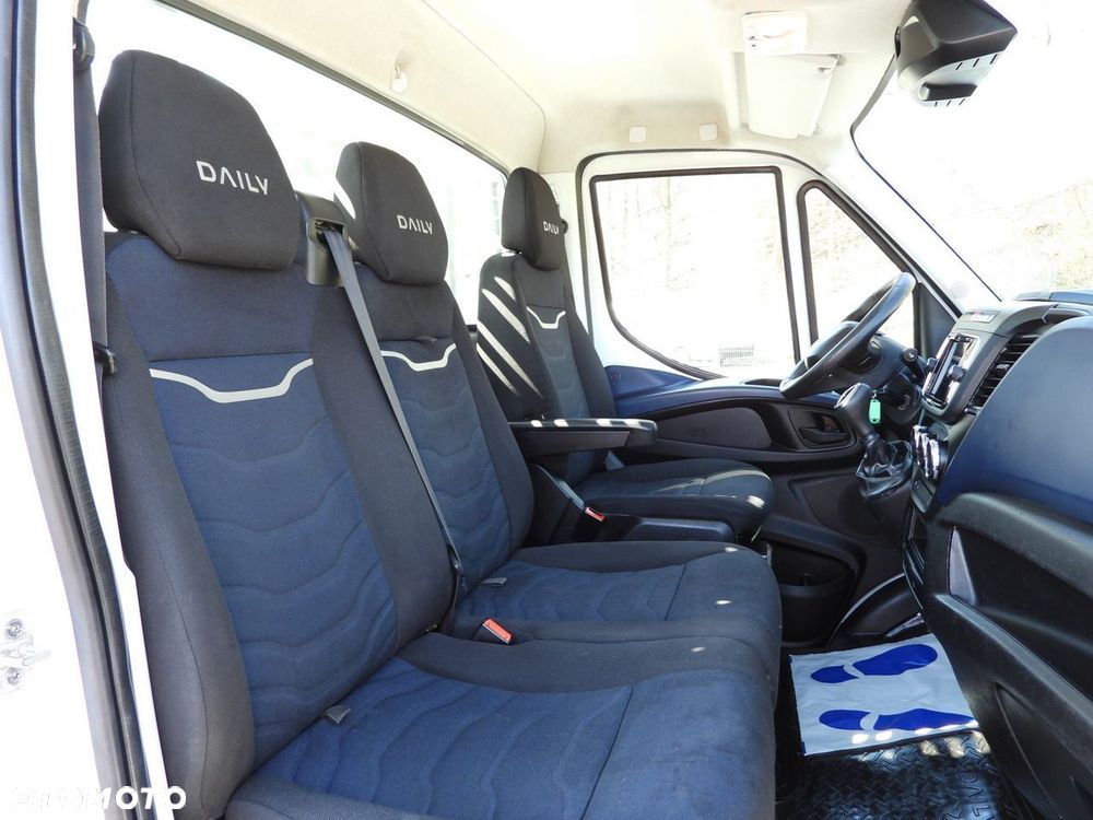 Iveco DAILY 35S16 SKRZYNIA 8 PALET TEMPOMAT LEDY AUTOMAT HI-MATIC KLIMATYZACJA  160KM - 38