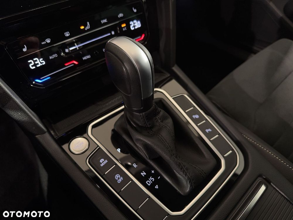 Volkswagen Passat - 27