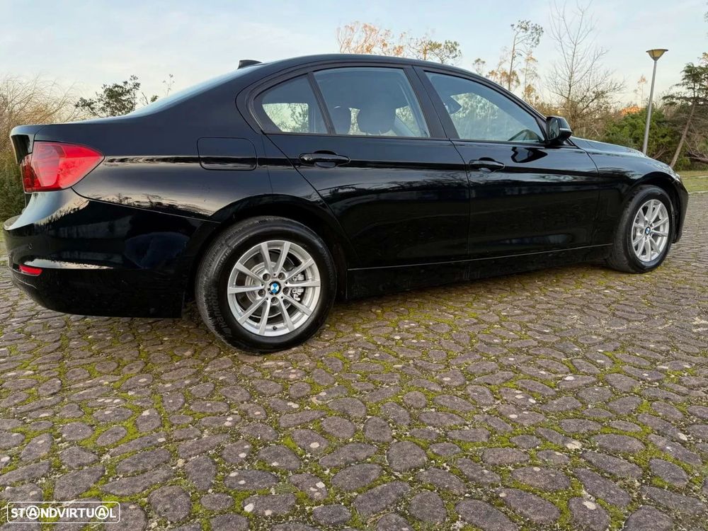 BMW 318 d - 16