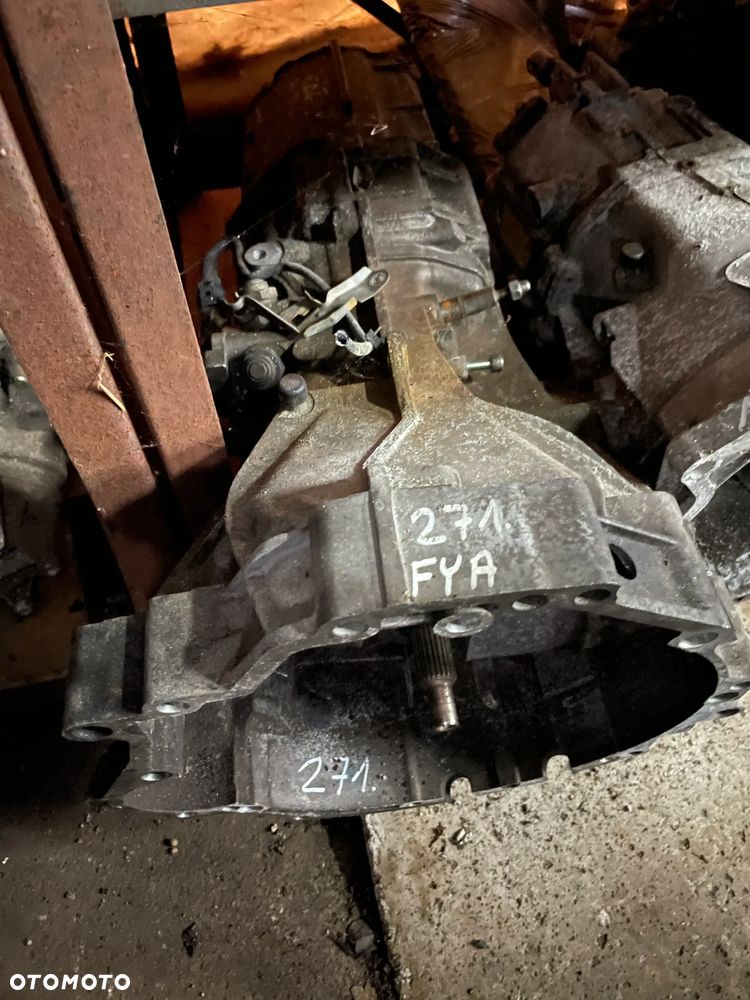 AUDI A4 B6 1,9 TDI skrzynia biegów manualna 130KM FYA - 3