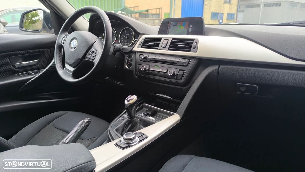 BMW 318 d xDrive Line Luxury - 18