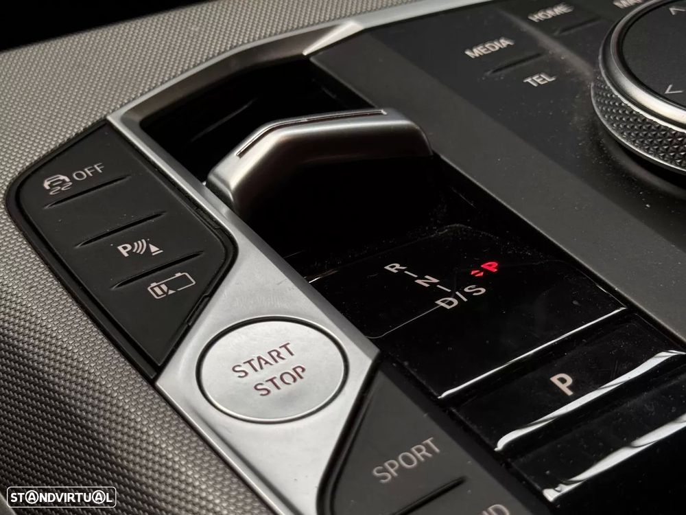 BMW 320 e Pack Essence Auto - 31