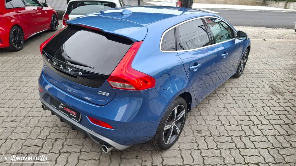 Volvo V40 2.0 D2 R-Design - 16