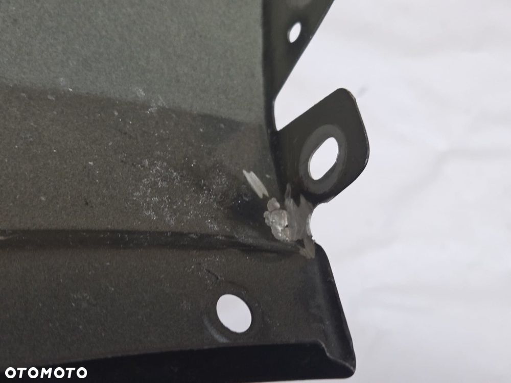 Błotnik prawy przód + listwa Audi Q7 4M0 - 13