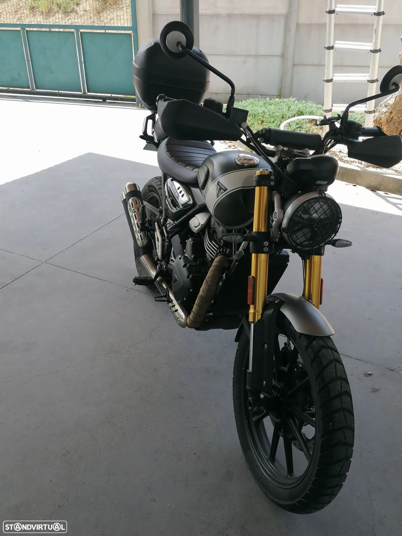 Triumph Scrambler - 1