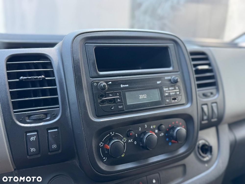Renault Trafic - 25
