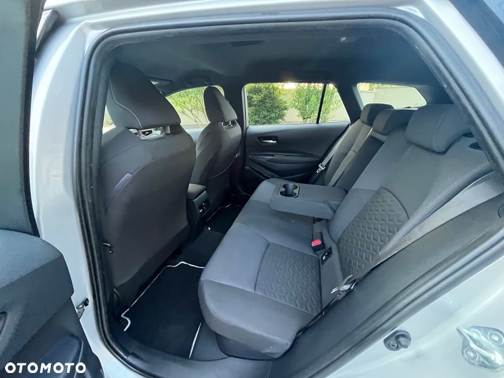 Toyota Corolla 1.8 Hybrid Comfort - 38