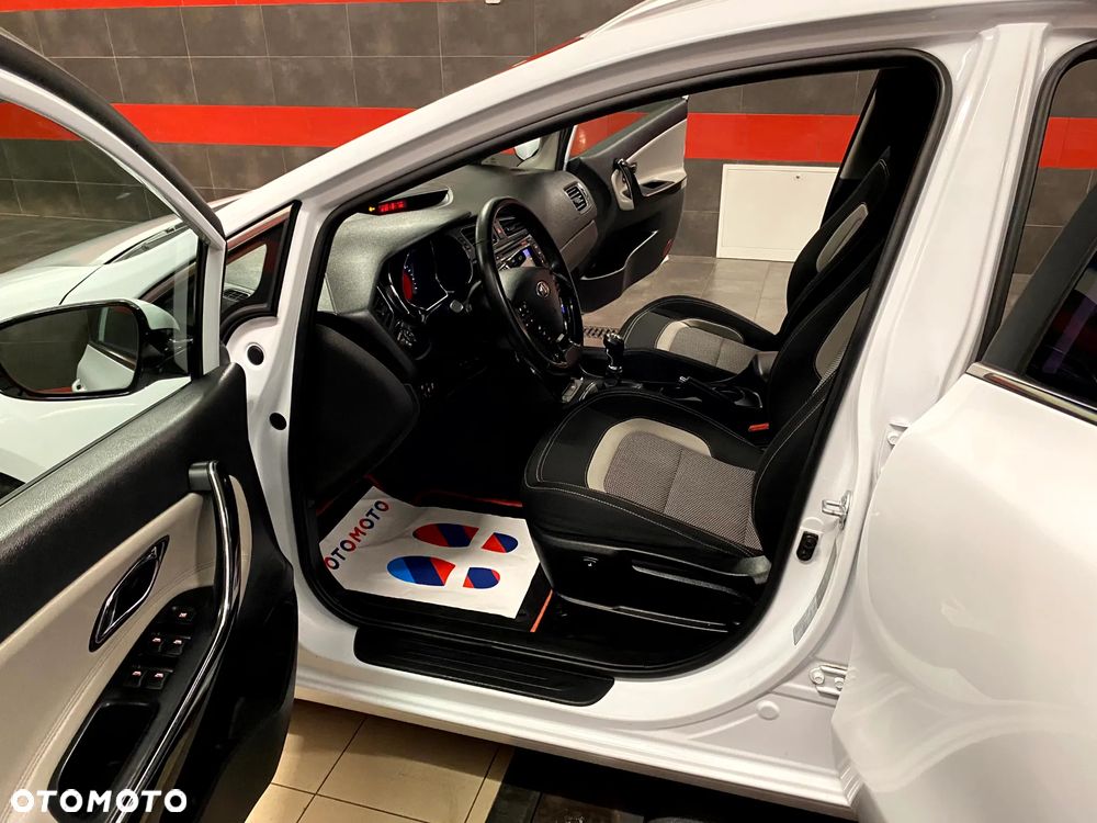 Kia Ceed 1.6 GDI Spirit - 14