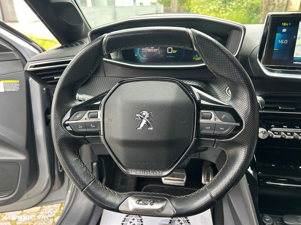 Peugeot e-208 GT - 23