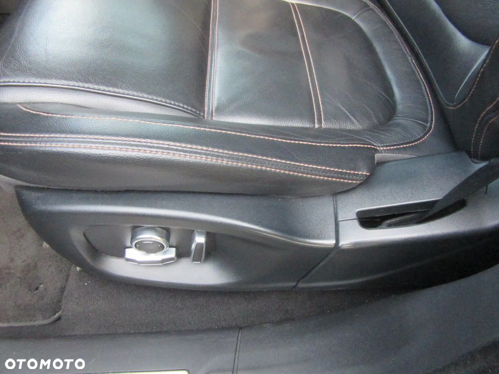 Jaguar F-Pace 30t AWD Prestige - 11