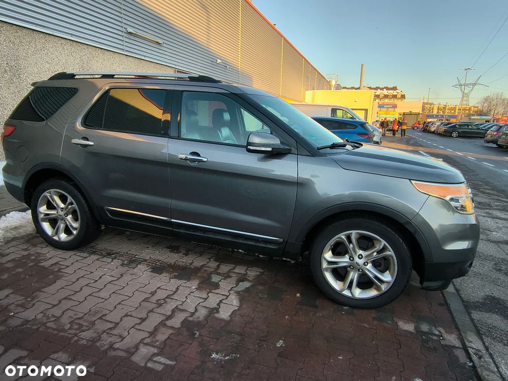 Ford Explorer - 22