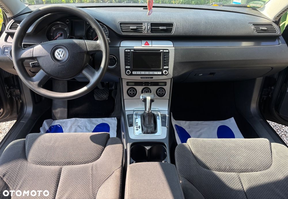 Volkswagen Passat 2.0 TDI DSG Comfortline - 10