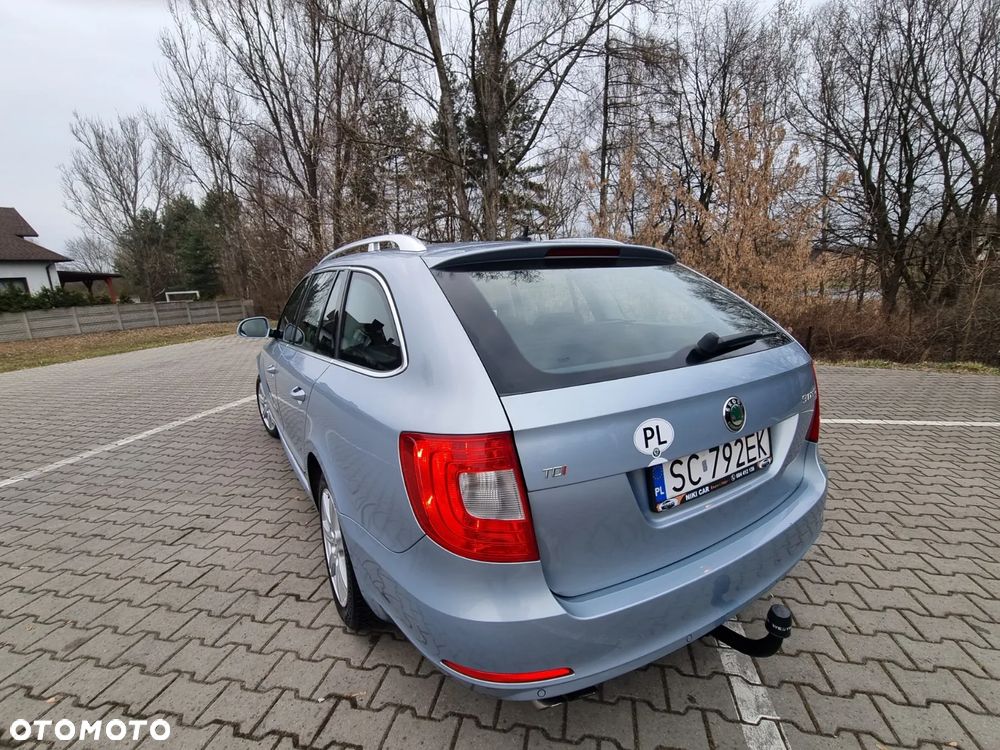 Skoda Superb 2.0 TDI Platinum - 30