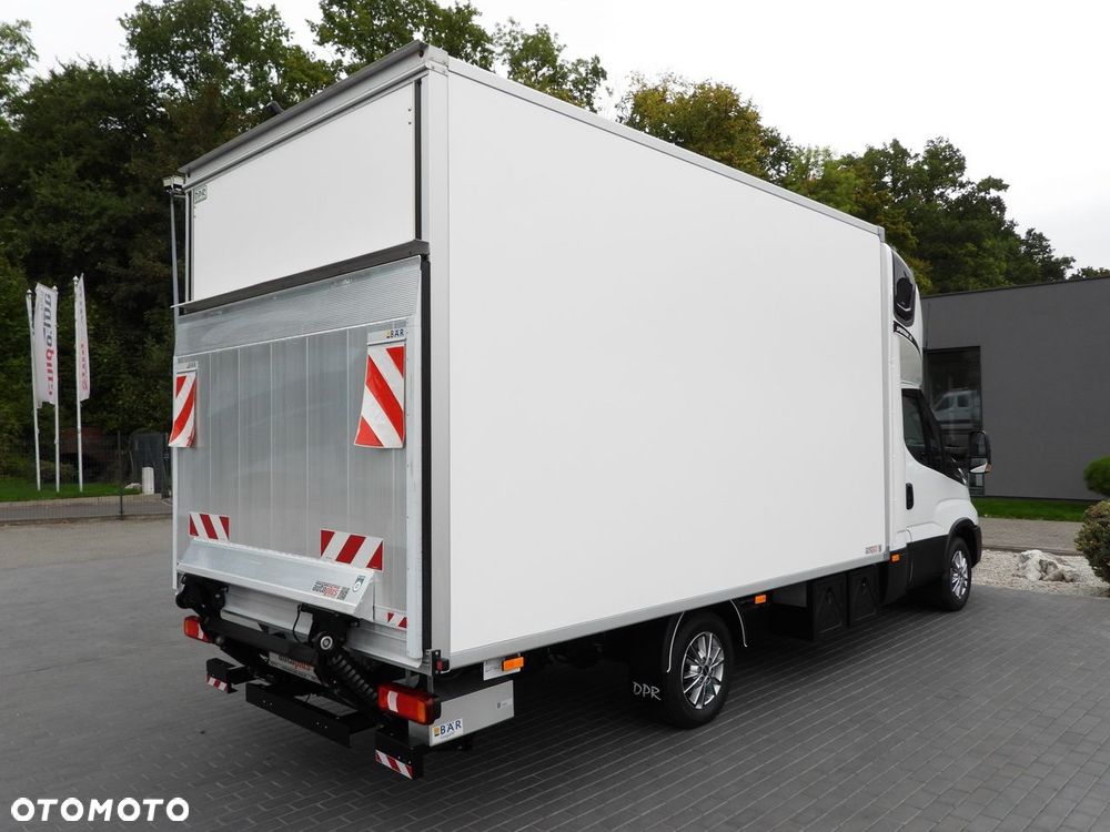 Iveco DAILY 35S18 KONTENER HI-MATIC WINDA 8 PALET TEMPOMAT NAWIGACJA LEDY PNEUMATYKA AUTOMAT HI-MATIC KLIMATYZACJA  180KM - 13