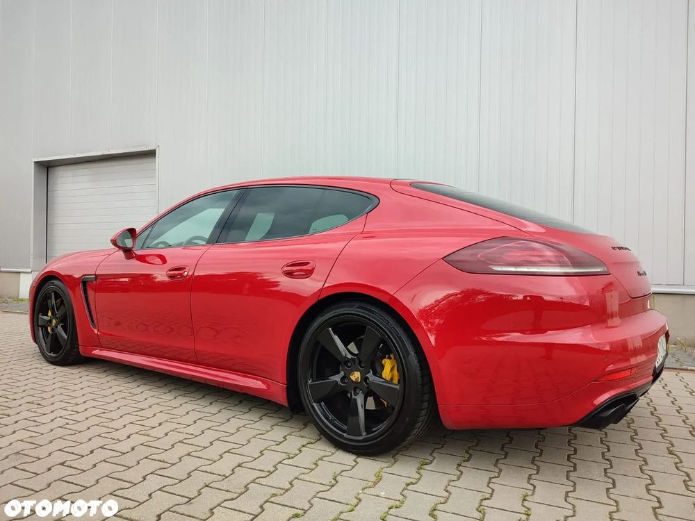 Porsche Panamera 4S - 4