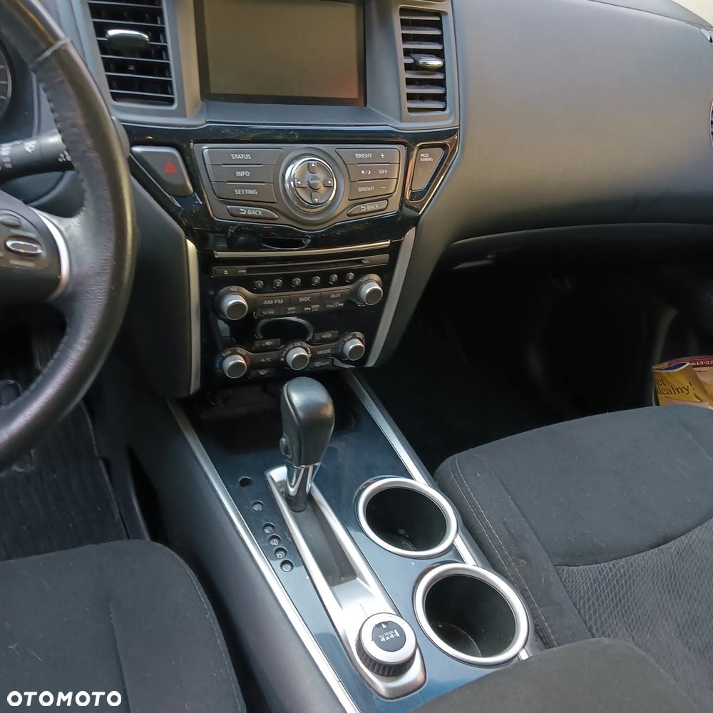 Nissan Pathfinder - 16
