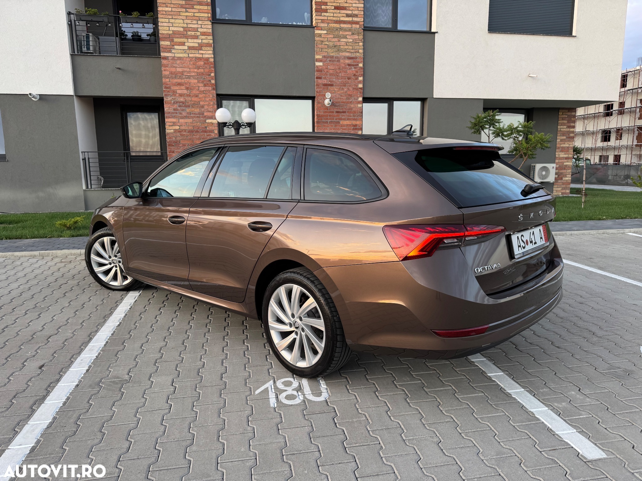 Skoda Octavia 2.0 TDI DSG Style - 4