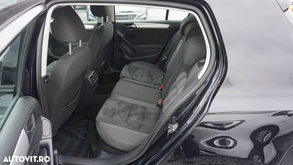 Volkswagen Golf 1.6 TDI DPF BlueMotion Technology Team - 9