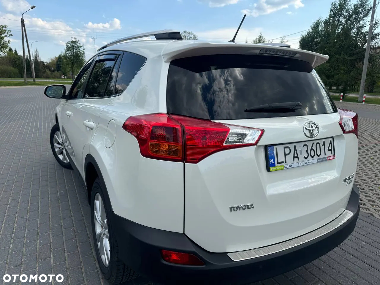 Toyota RAV4 2.2 D-CAT Premium - 4
