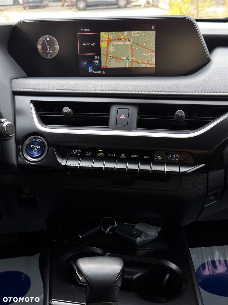 Lexus UX 250h Prestige 2WD - 13