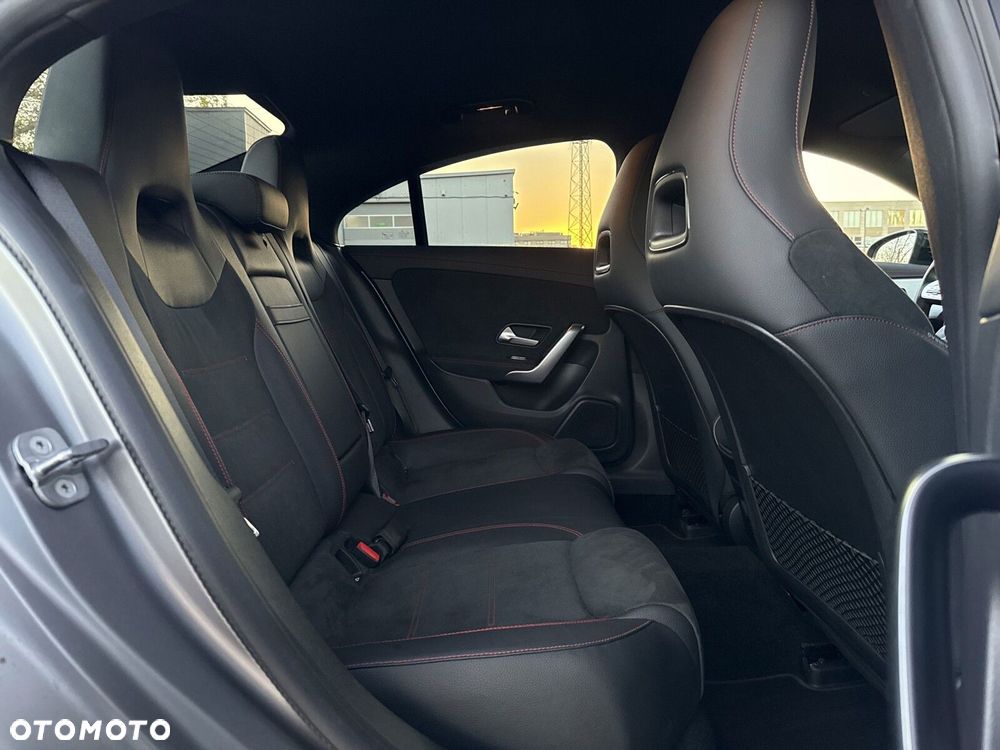 Mercedes-Benz CLA 250 4-Matic AMG Line 7G-DCT - 19